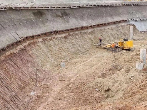 三穗基坑边坡加固